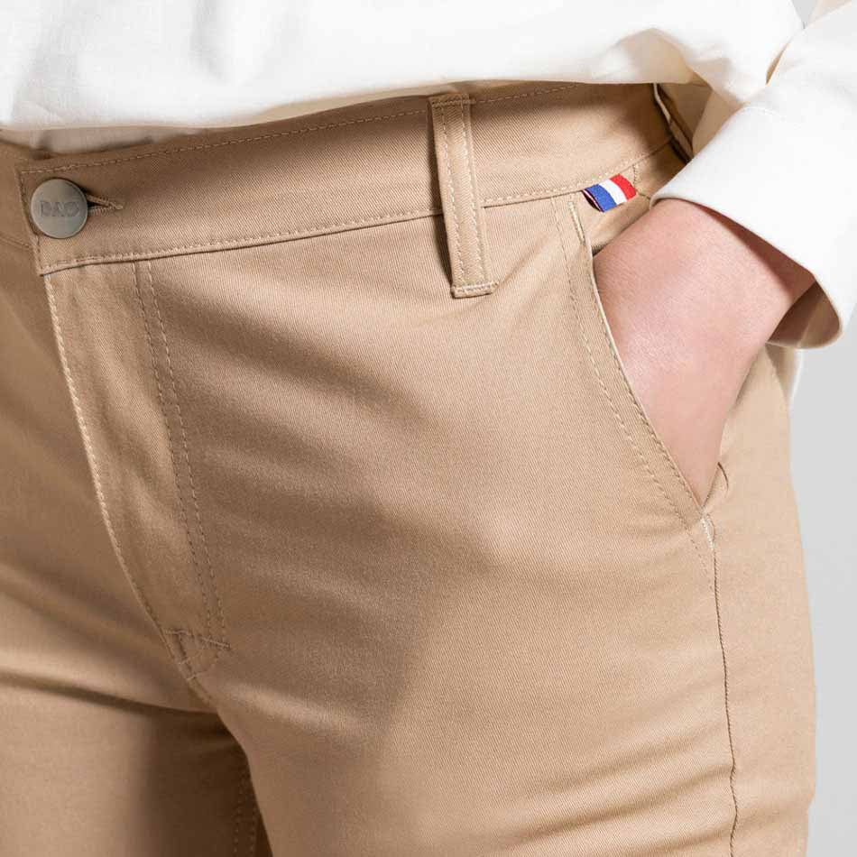 Detail poche de devant chino femme beige made in France