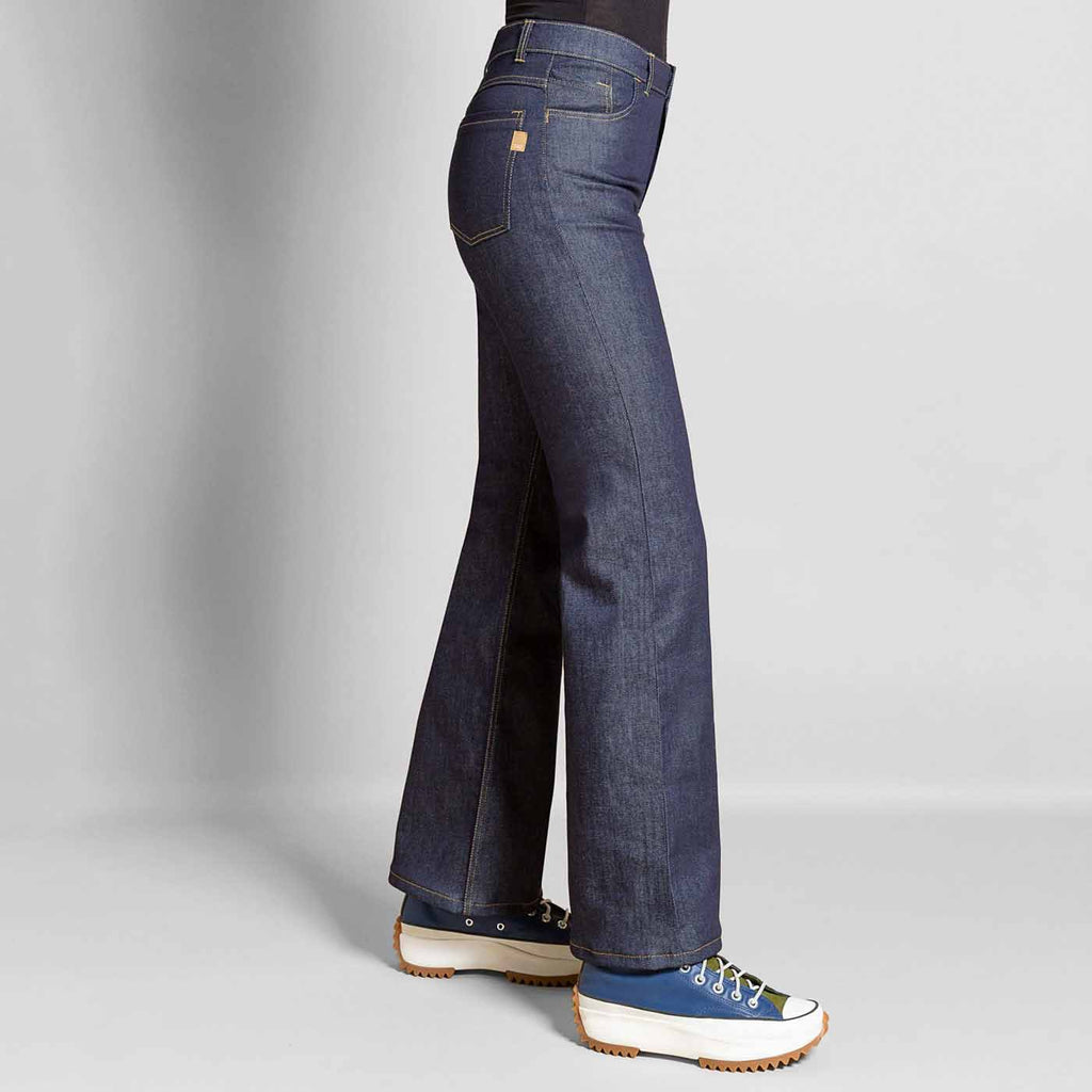 Jeans femme Dao flare brut de profil taille haute bleu fabrication française