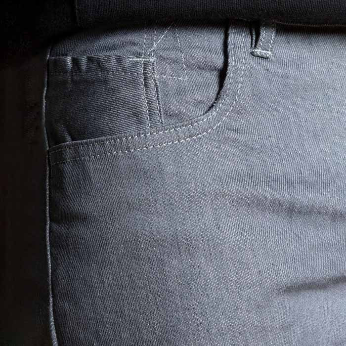 Detail poche jeans gris homme coupe droite made in France