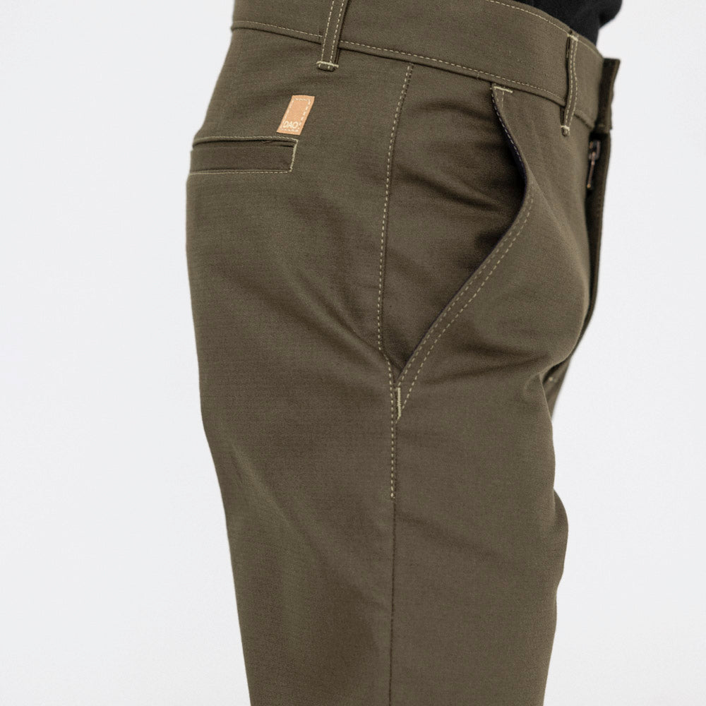 Pantalon chino kaki pour homme made in France vue détail poche