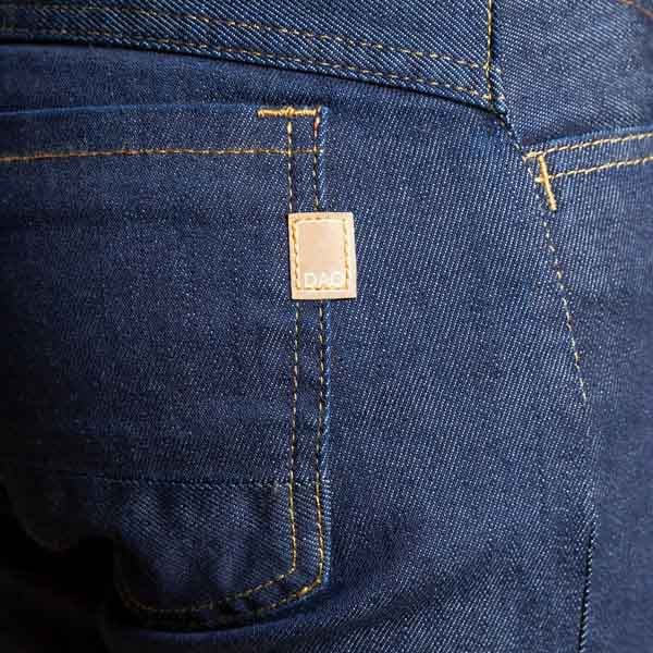 Detail poche arriere jeans homme dao brut demi slim fabrication responsable