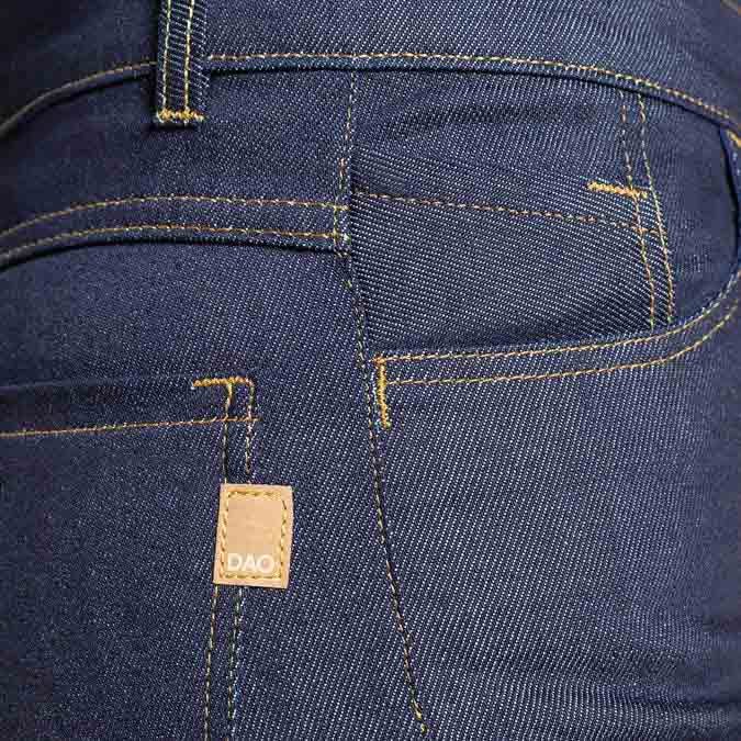 Detail poche arrière jeans Dao femme flare brut taille haute made in France